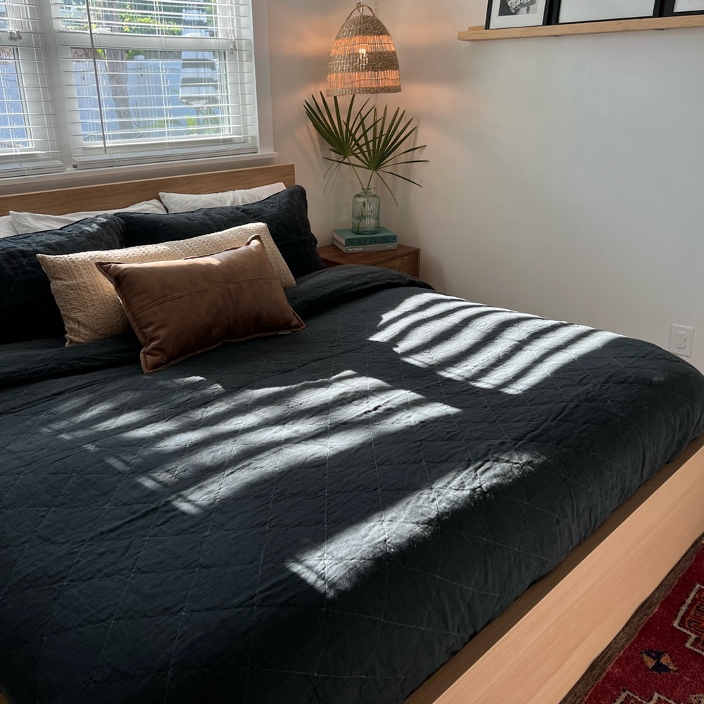 Brooklinen King Linen Quilt Set charcoal